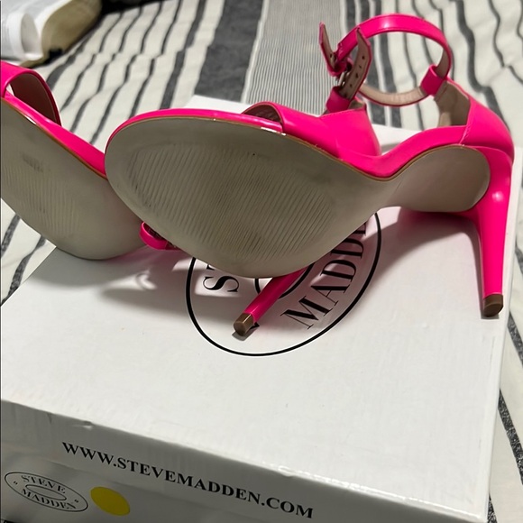 Brand New Steve Madden Women's Pink Heels - Picture 2 of 4